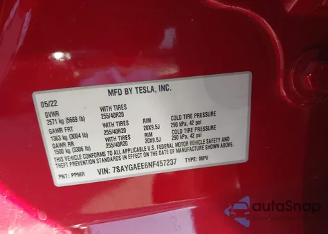 2022 Tesla Model Y Long Range Dual Motor All-Wheel Drive z USA, uszkodzony, nr VIN 7SAYGAEE6NF457237